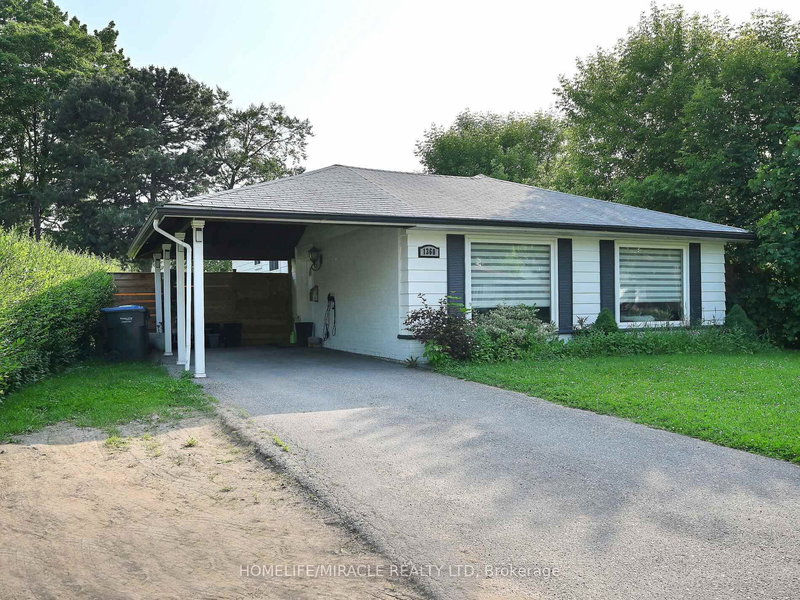 1360 Glen Rutley Circ, Mississauga, L4X 1Z6 | Image 2