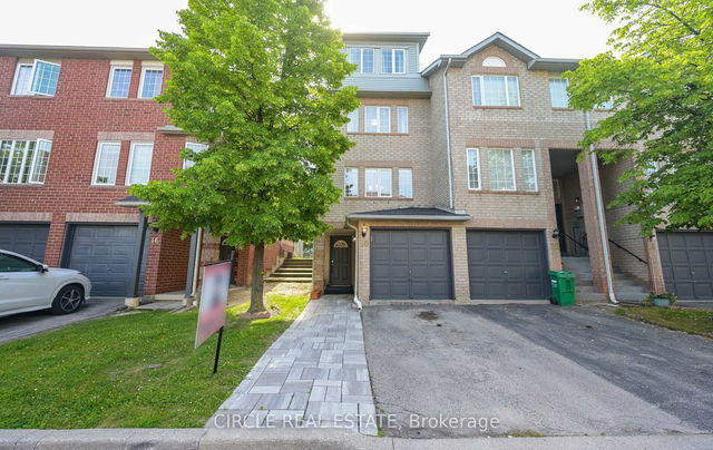 20 - 20 SPADINA Road