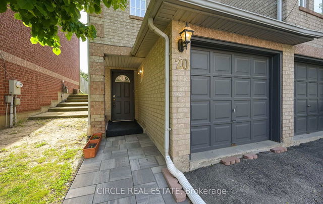 20 - 20 SPADINA Road