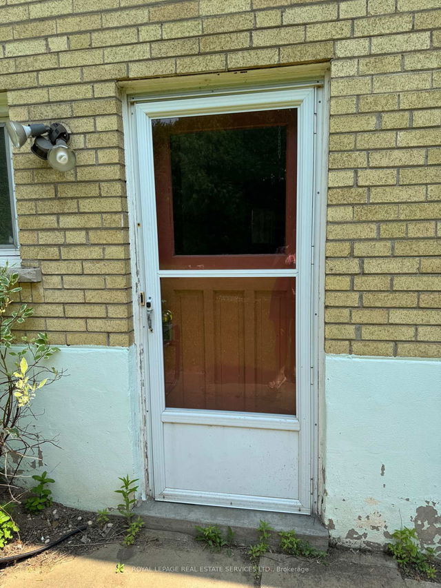 Unit #2 - 227 Lakeshore Road W