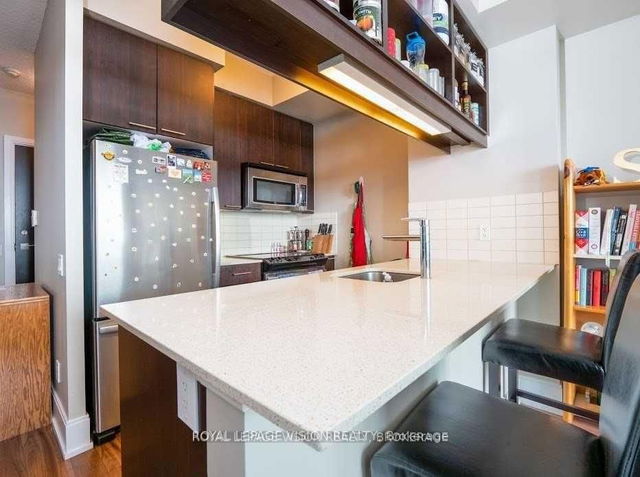 2510 - 15 Viking Lane