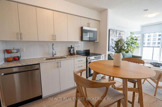 D20 - 980 Lansdowne Avenue