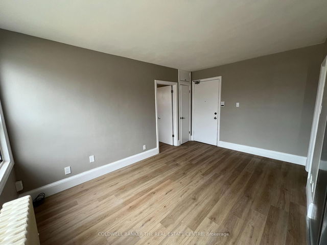 4 - 108 Grandville Avenue