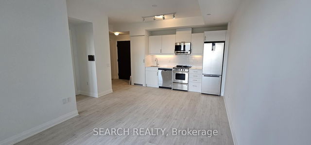 301 - 412 Silver Maple Road