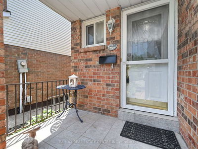 8 Stephensen Crt, Brampton - Madoc image-0-3