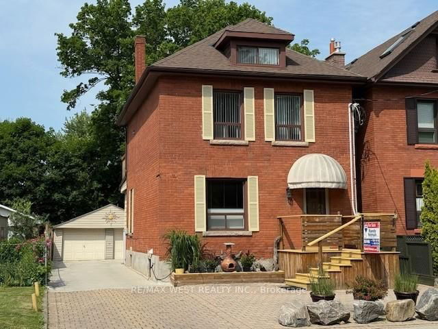 450 Quebec Avenue