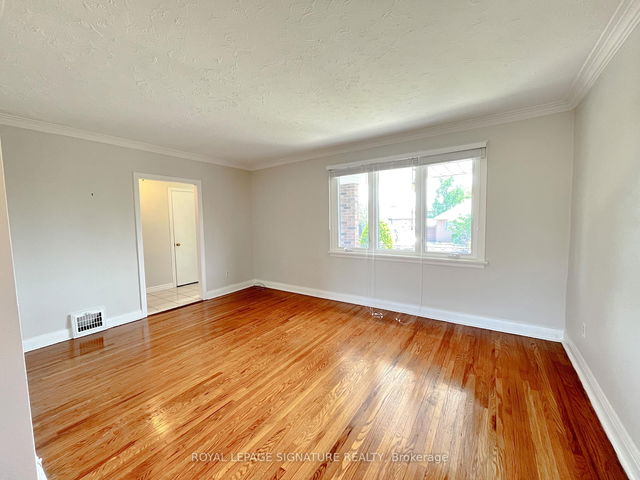 746 Glengrove Avenue