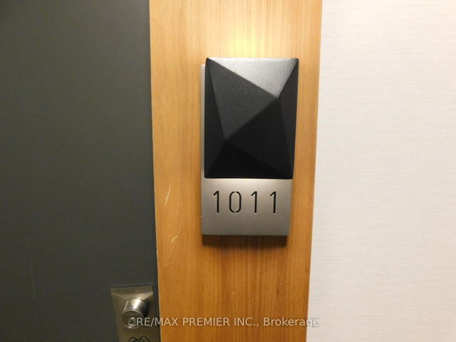 1011 - 25 Neighbourhood Lane