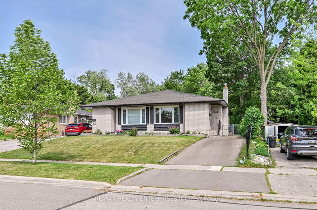 1544 Swanage Crescent