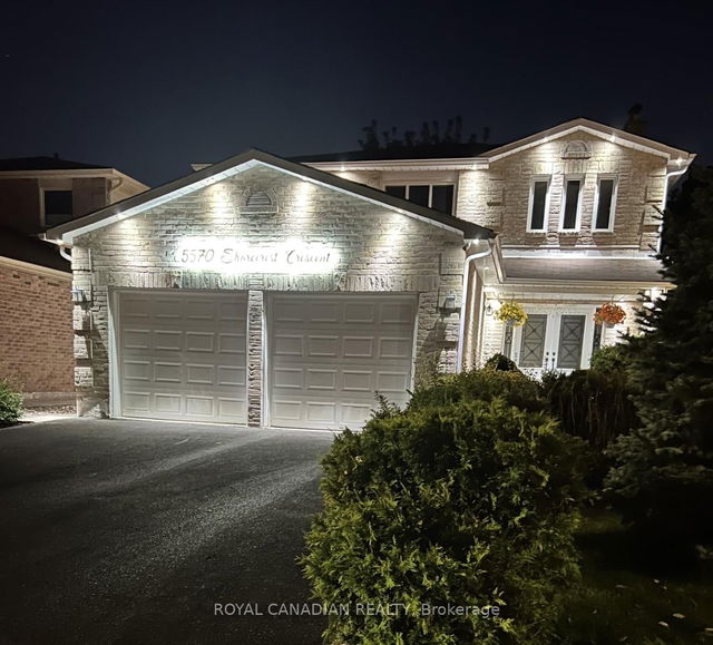 5570 Shorecrest Crescent