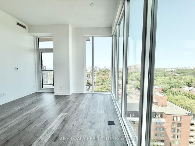 1124 - 285 Dufferin Street