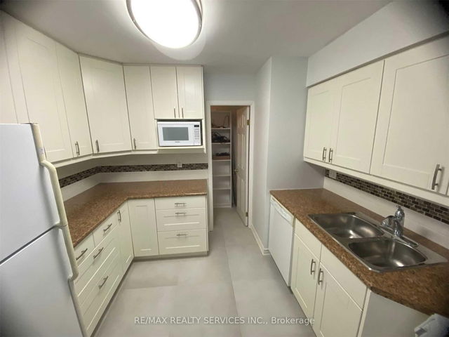 1612 - 3605 Kariya Drive