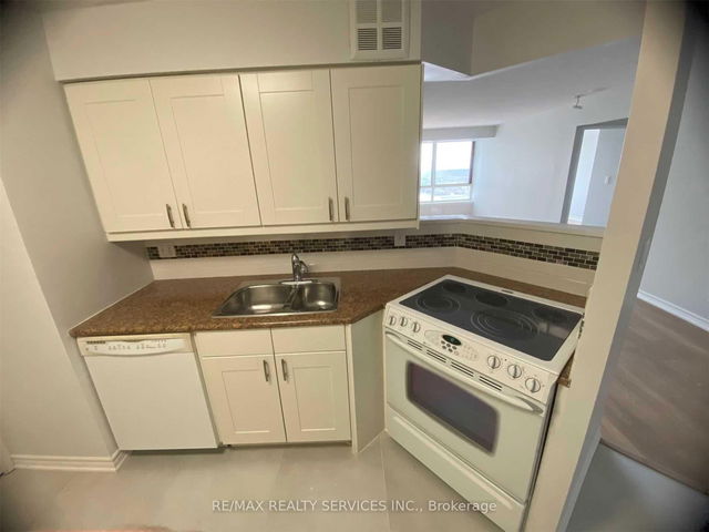 1612 - 3605 Kariya Drive