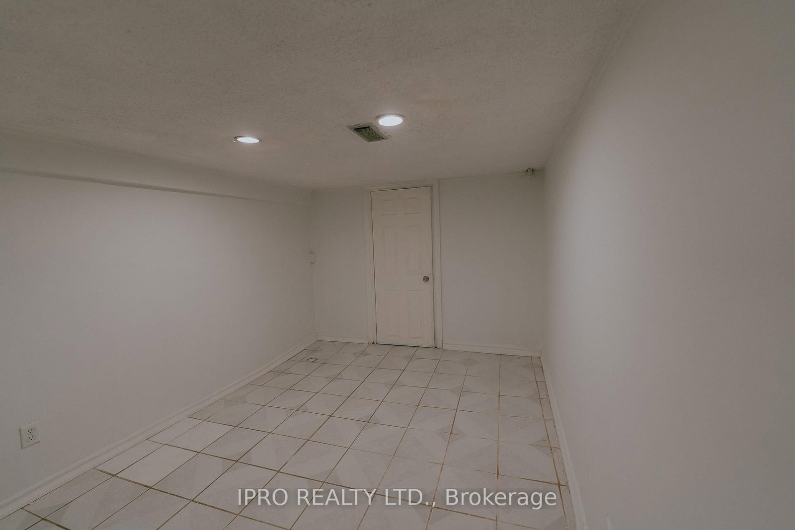 Listing Image 26