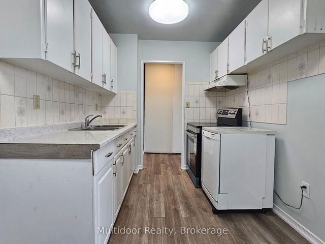 1112 - 335 Driftwood Avenue