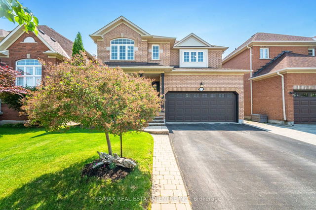221 Ellis Crescent