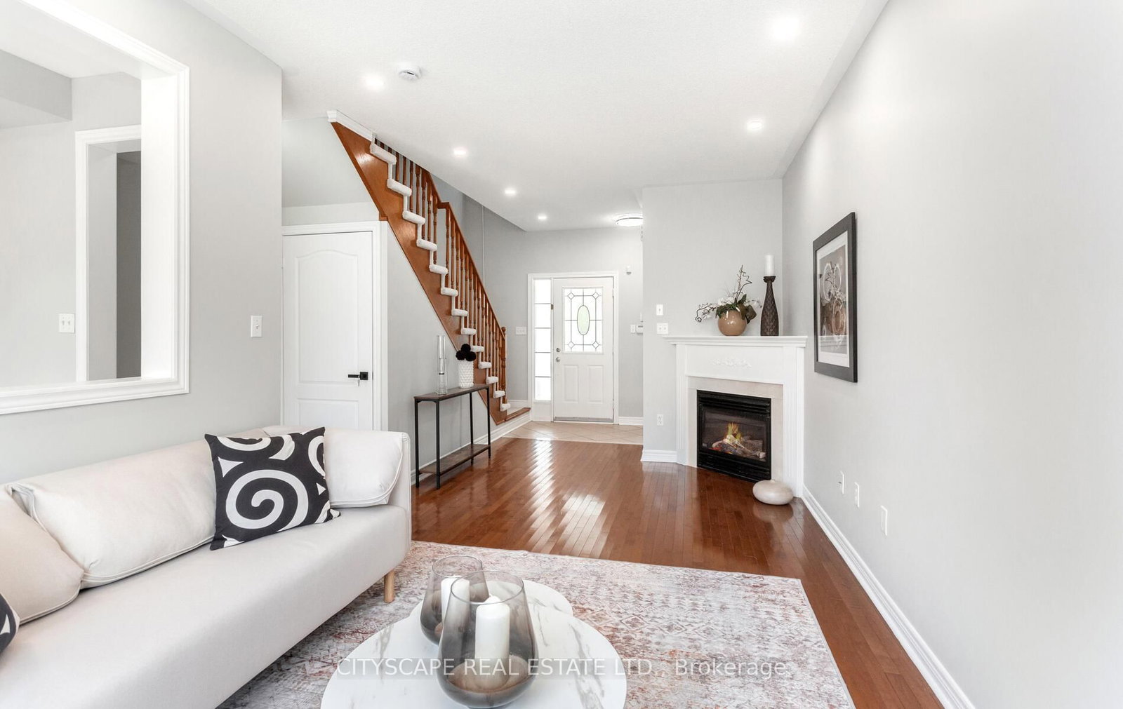 Listing Image 12