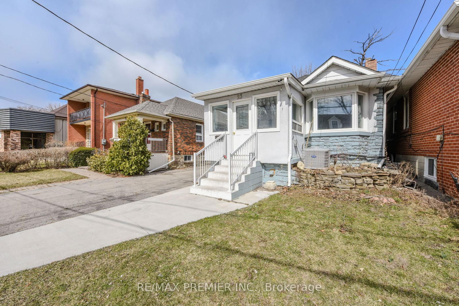 Detached House for sale at 23 Rectory Road, Toronto, Weston, M9N 1R1 - MLS: W12220100