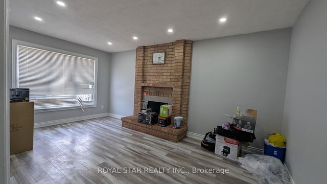 12 Oaklea Boulevard