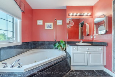 8 Sherbo Brampton,ON L7A 1P9 — Photo 29