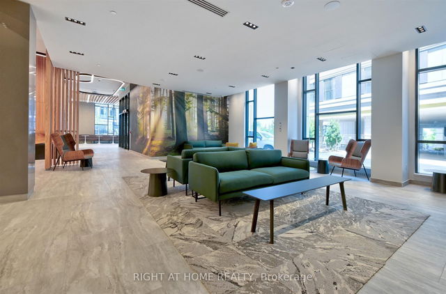 818 - 2485 Eglinton Avenue W