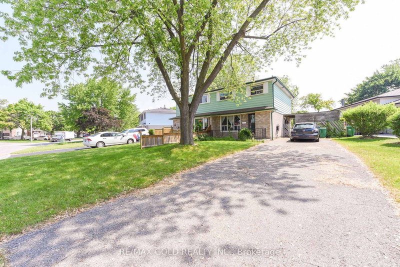 29 Glenmore Cres, Brampton, L6S 1H9 | Image 2