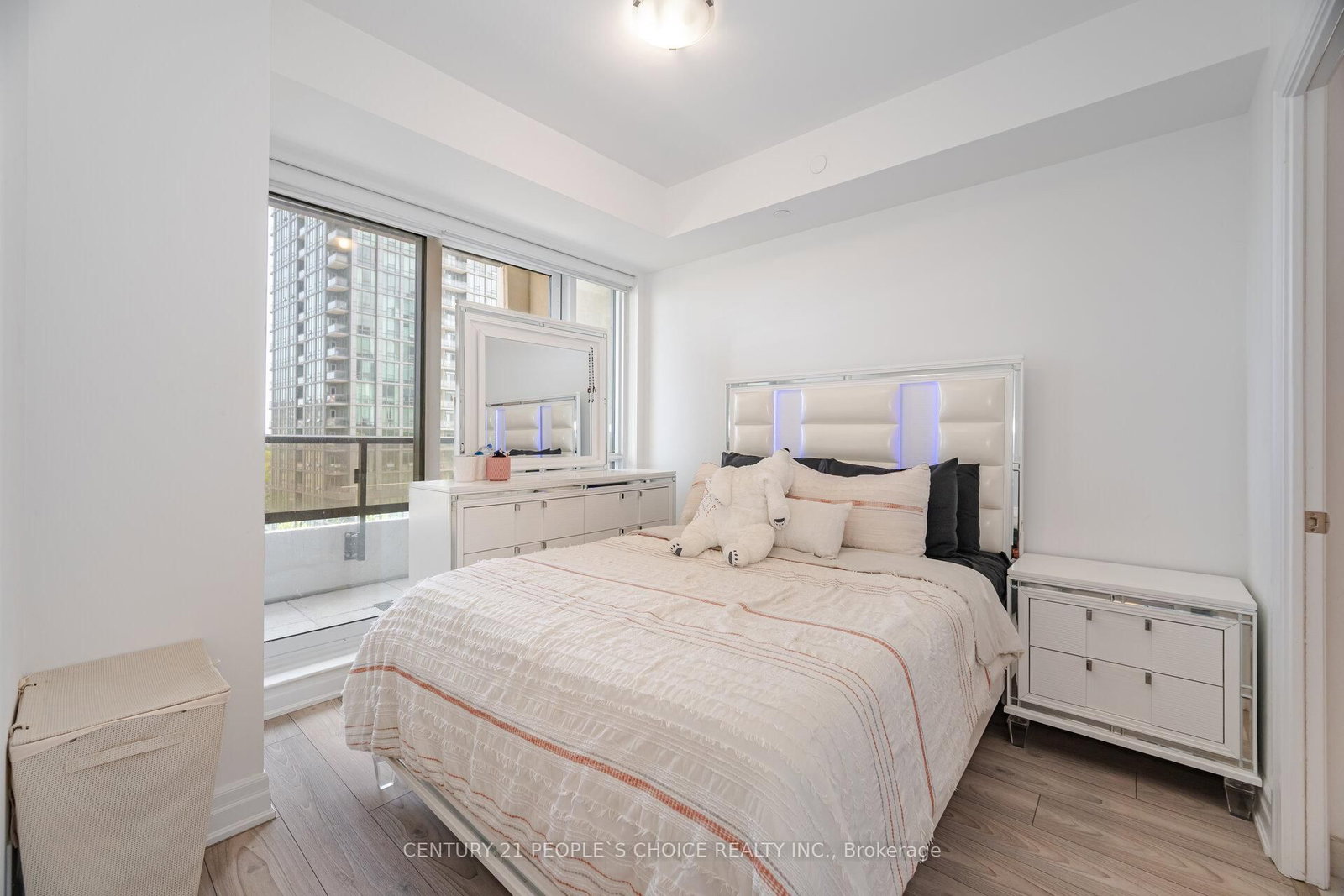 36 Elm Drive W, Unit 606 - Photo 16