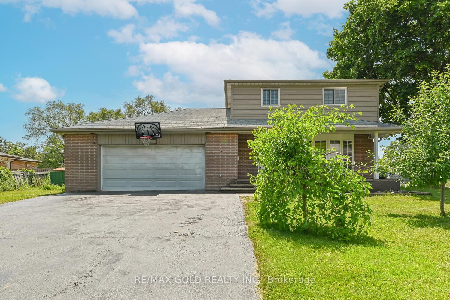 Detached House for sale at 2 Flavian Crescent, Brampton, Ontario, L6T 3P3 - Southgate - MLS: W12220792
