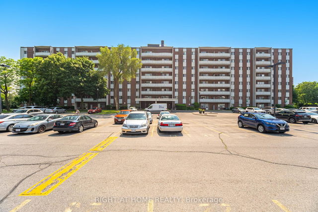 205 - 1660 Bloor Street
