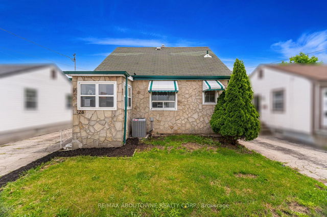 128 Cross Avenue