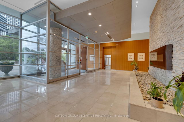 2903 - 220 Burnhamthorpe Road W