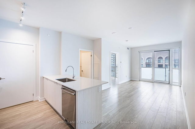 3501 - 430 Square One Drive