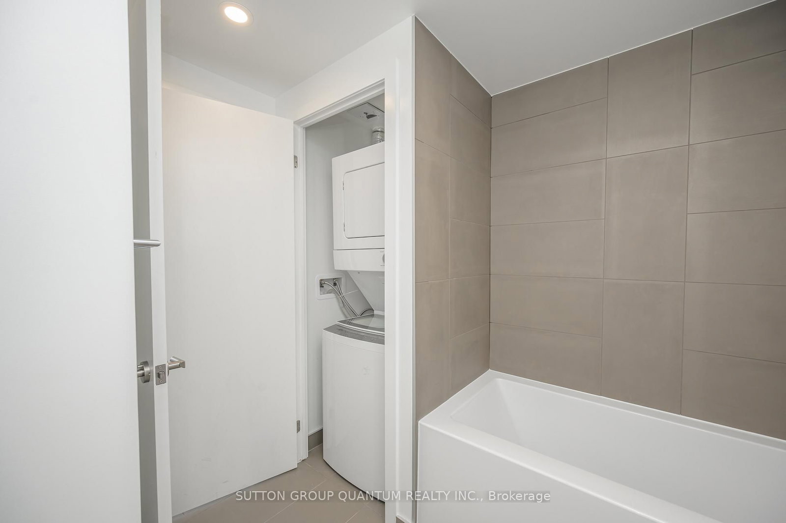 370 Martha Street, Unit 1104 - Photo 14