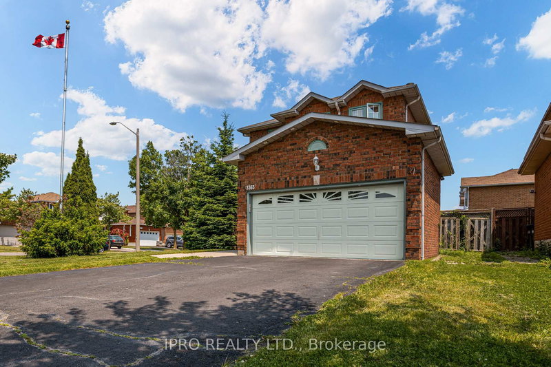 3363 Columbine Cres, Mississauga, L5N 6A8 | Image 2