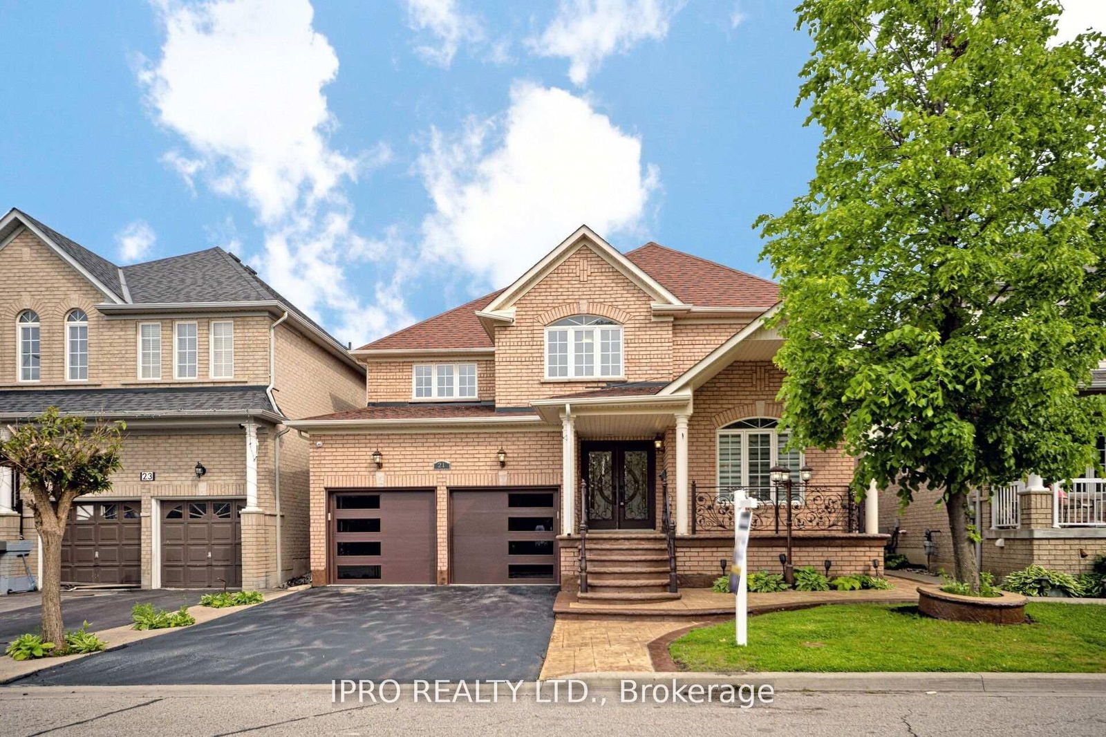 Detached House for sale at 21 Sandway Drive, Brampton, Ontario, L7A 2T9 - Fletcher's Meadow - MLS: W12221983