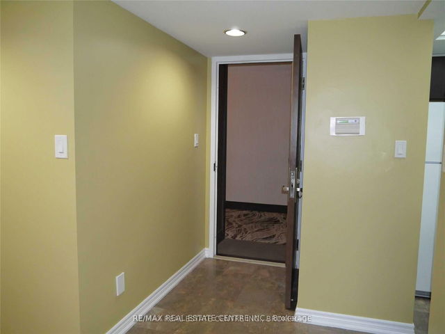 401 - 45 Kingsbridge Garden Circle