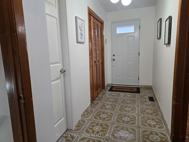 Ground - 118 Shoreham Drive
