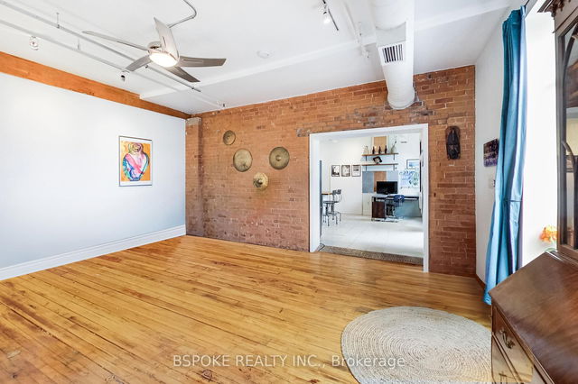 18 - 121 Prescott Avenue