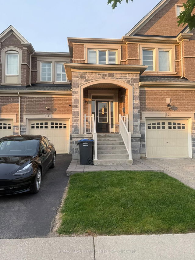 4 Little Britain Crescent