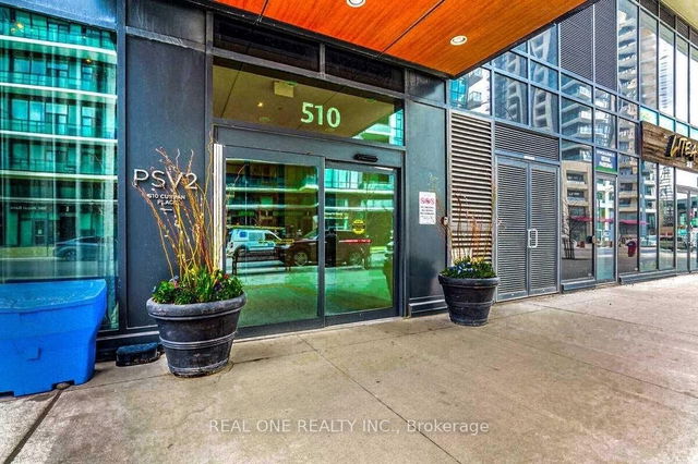 2705 - 510 CURRAN Place