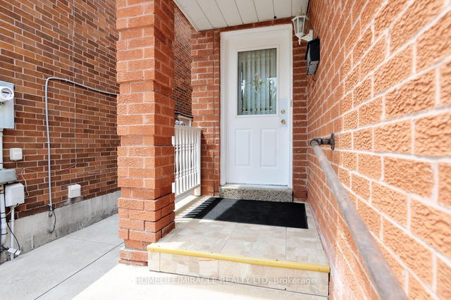Upper - 98 Gatesgill Street