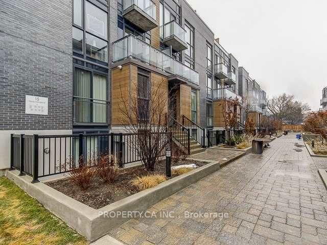 702 - 15 Sousa Mendes Street
