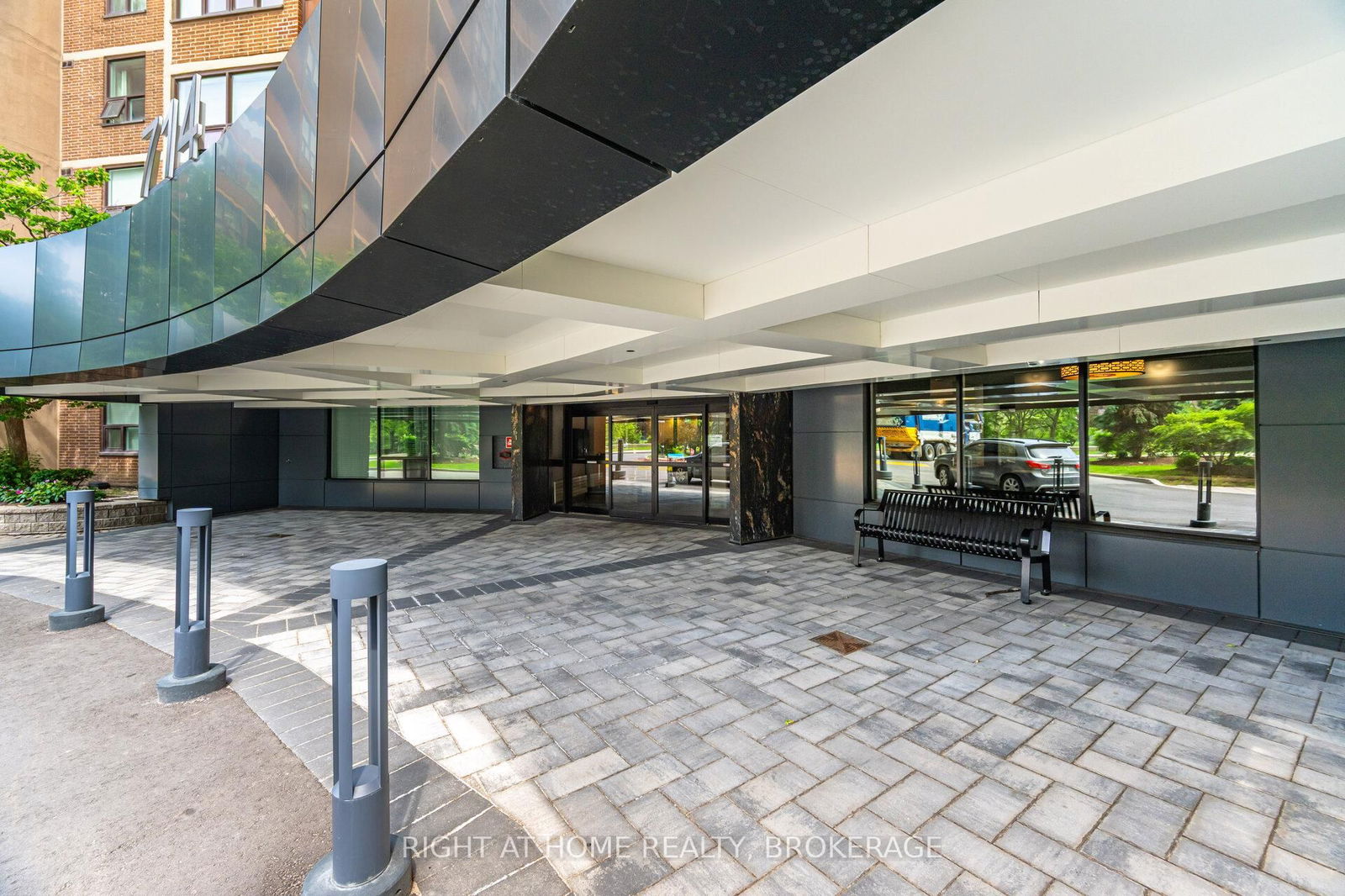 Condo for sale at 811-714 The West Mall, Toronto, Eringate-Centennial-West Deane, M9C 4X1 - MLS: W12223590