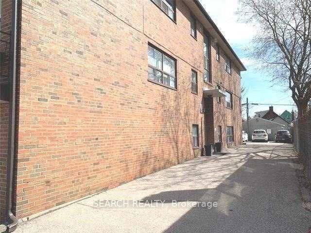 10 - 115 Eighth Street