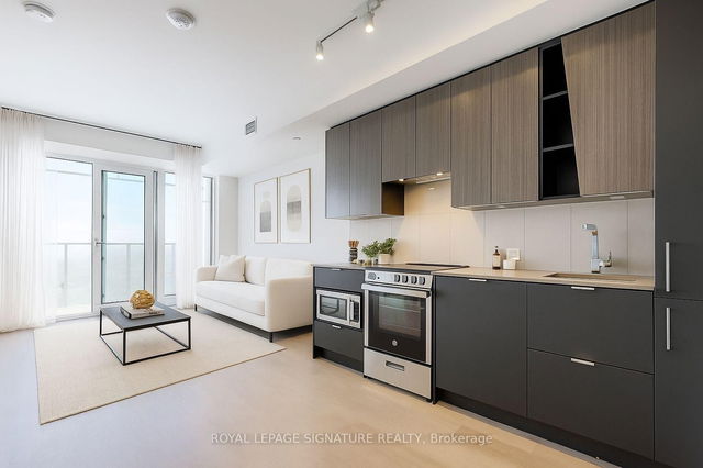 5606 - 3883 Quartz Road