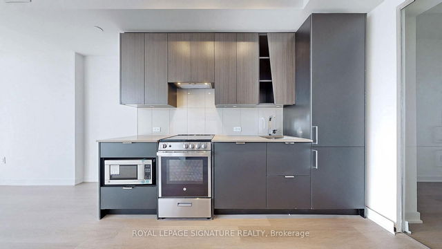 5606 - 3883 Quartz Road