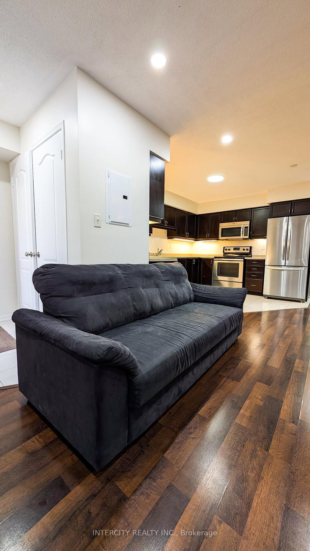 5 - 51 Hays Boulevard 5