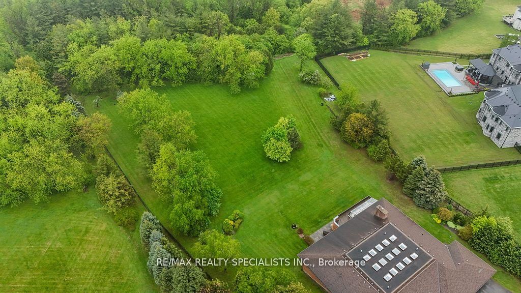 Detached House for sale at 24 Rosegarden Drive, Brampton, Ontario, L6P 0E6 - Toronto Gore Rural Estate - MLS: W12223882