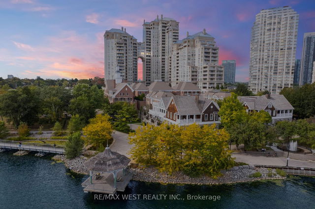 1608 - 2285 Lake Shore Boulevard W