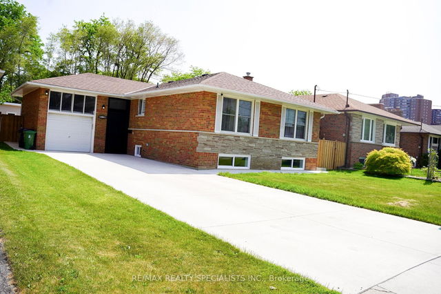 52 Robinglade Drive